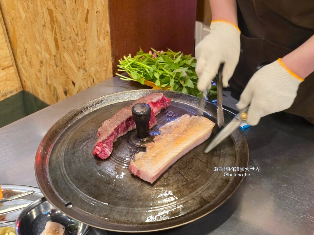 烤肉,草梁站,豬頸肉,釜山,釜山旅行,釜山旅遊,釜山站,釜山美食,釜山自由行,釜山遊／宿,鐵鍋蓋,韓國,韓國旅行,韓國旅遊,韓國美食,韓國自由行 @Helena's Blog