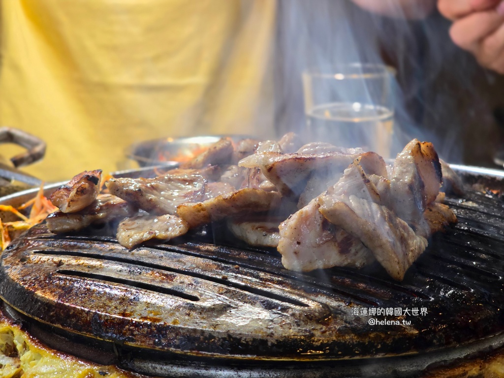 伍班長,海雲台,炭火烤肉,烤肉,釜山,釜山旅行,釜山旅遊,釜山美食,釜山自由行,釜山遊／宿,韓國,韓國旅行,韓國旅遊,韓國美食,韓國自由行 @Helena's Blog