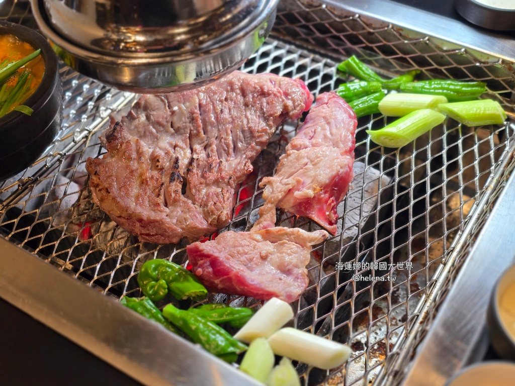 全程代烤,炭火烤肉,韓國旅行,韓國旅遊,韓國烤肉,韓國美食,韓國自由行,首爾旅行,首爾旅遊,首爾烤肉,首爾美食,首爾自由行,首爾遊／宿 @Helena's Blog