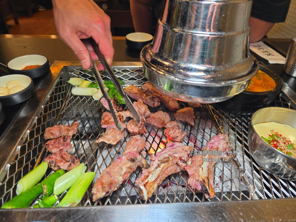 全程代烤,炭火烤肉,韓國旅行,韓國旅遊,韓國烤肉,韓國美食,韓國自由行,首爾旅行,首爾旅遊,首爾烤肉,首爾美食,首爾自由行,首爾遊／宿 @Helena's Blog