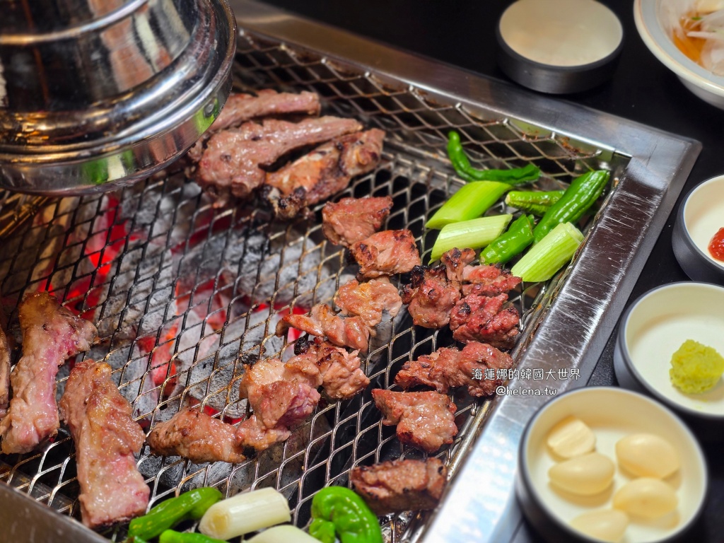 全程代烤,炭火烤肉,韓國旅行,韓國旅遊,韓國烤肉,韓國美食,韓國自由行,首爾旅行,首爾旅遊,首爾烤肉,首爾美食,首爾自由行,首爾遊／宿 @Helena's Blog