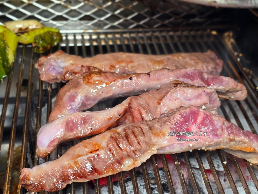 全程代烤,炭火烤肉,韓國旅行,韓國旅遊,韓國烤肉,韓國美食,韓國自由行,首爾旅行,首爾旅遊,首爾烤肉,首爾美食,首爾自由行,首爾遊／宿 @Helena's Blog