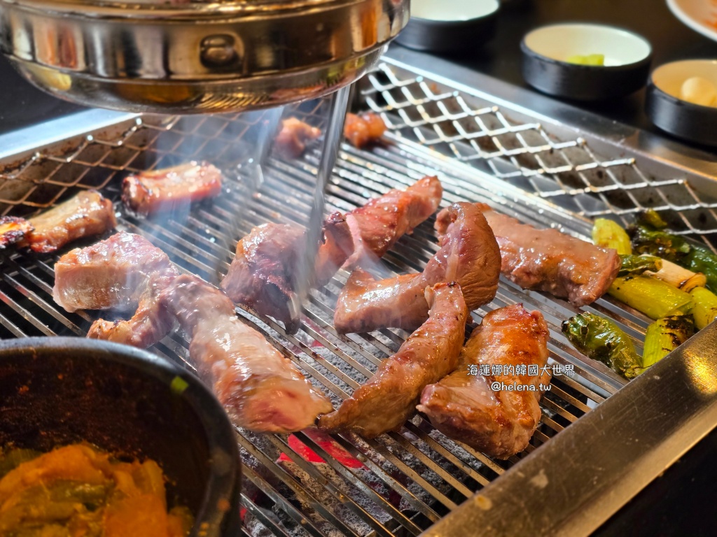 全程代烤,炭火烤肉,韓國旅行,韓國旅遊,韓國烤肉,韓國美食,韓國自由行,首爾旅行,首爾旅遊,首爾烤肉,首爾美食,首爾自由行,首爾遊／宿 @Helena's Blog