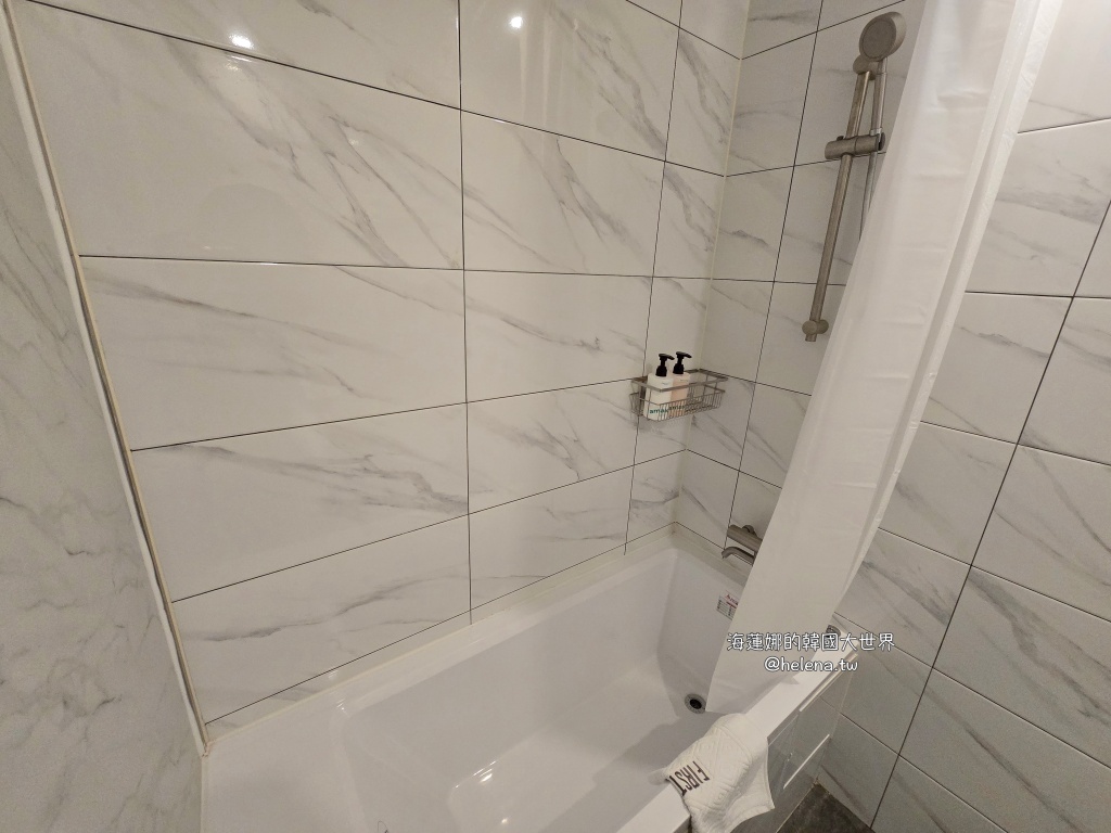 弘大,新村,梨大,韓國住宿,韓國住宿推薦,韓國旅行,韓國旅遊,韓國自由行,首爾住宿,首爾住宿推薦,首爾旅行,首爾旅遊,首爾自由行,首爾遊／宿 @Helena's Blog