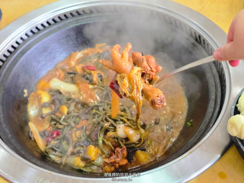 中國旅遊,中國東北旅遊,中朝俄邊境,中朝邊境,吉林旅遊,延吉市的觀光景點,延吉旅遊,東北鐵鍋燉 @Helena's Blog