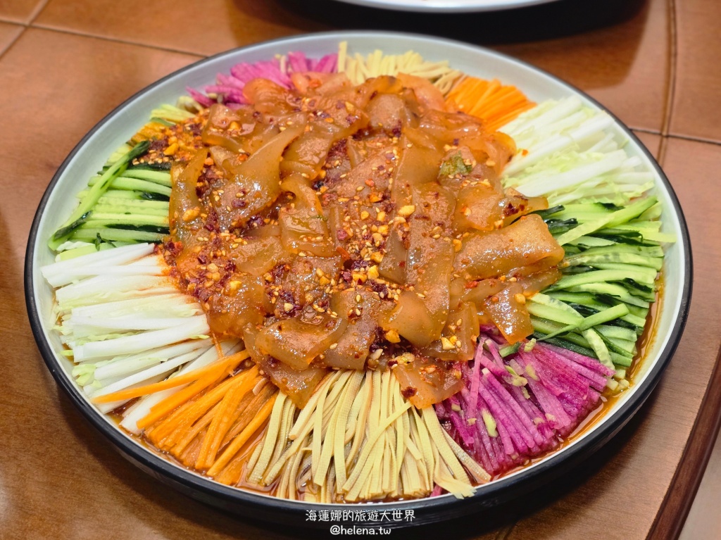 中國旅遊,中國東北旅遊,中朝俄邊境,中朝邊境,吉林旅遊,延吉市的觀光景點,延吉旅遊,東北鐵鍋燉 @Helena's Blog