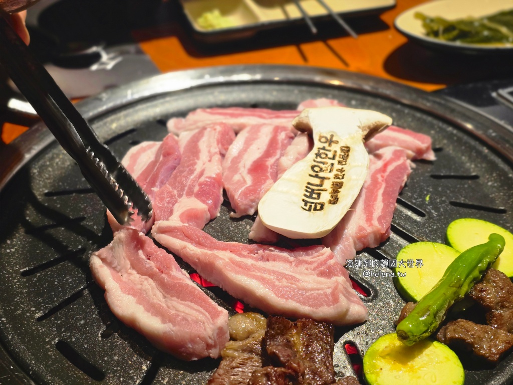 專人代烤,炭火烤肉,烤肉,西面,西面韓牛,釜山,釜山旅行,釜山旅遊,釜山美食,釜山自由行,釜山遊/宿,釜山韓牛,韓國,韓國旅行,韓國旅遊,韓國美食,韓國自由行,韓牛 @Helena's Blog 專人代烤,炭火烤肉,烤肉,西面,西面韓牛,釜山,釜山旅行,釜山旅遊,釜山美食,釜山自由行,釜山遊/宿,釜山韓牛,韓國,韓國旅行,韓國旅遊,韓國美食,韓國自由行,韓牛 @Helena's Blog