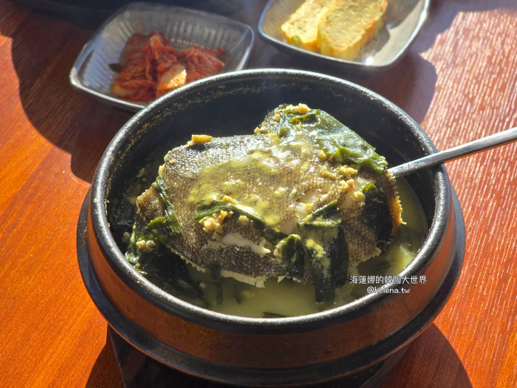 奶瓶燈塔,機張,海帶湯,海帶蔘雞湯,蔘雞湯,釜山,釜山旅行,釜山旅遊,釜山海鮮,釜山美食,釜山自由行,釜山遊／宿,韓國,韓國旅行,韓國旅遊,韓國美食,韓國自由行,鮑魚粥 @Helena's Blog