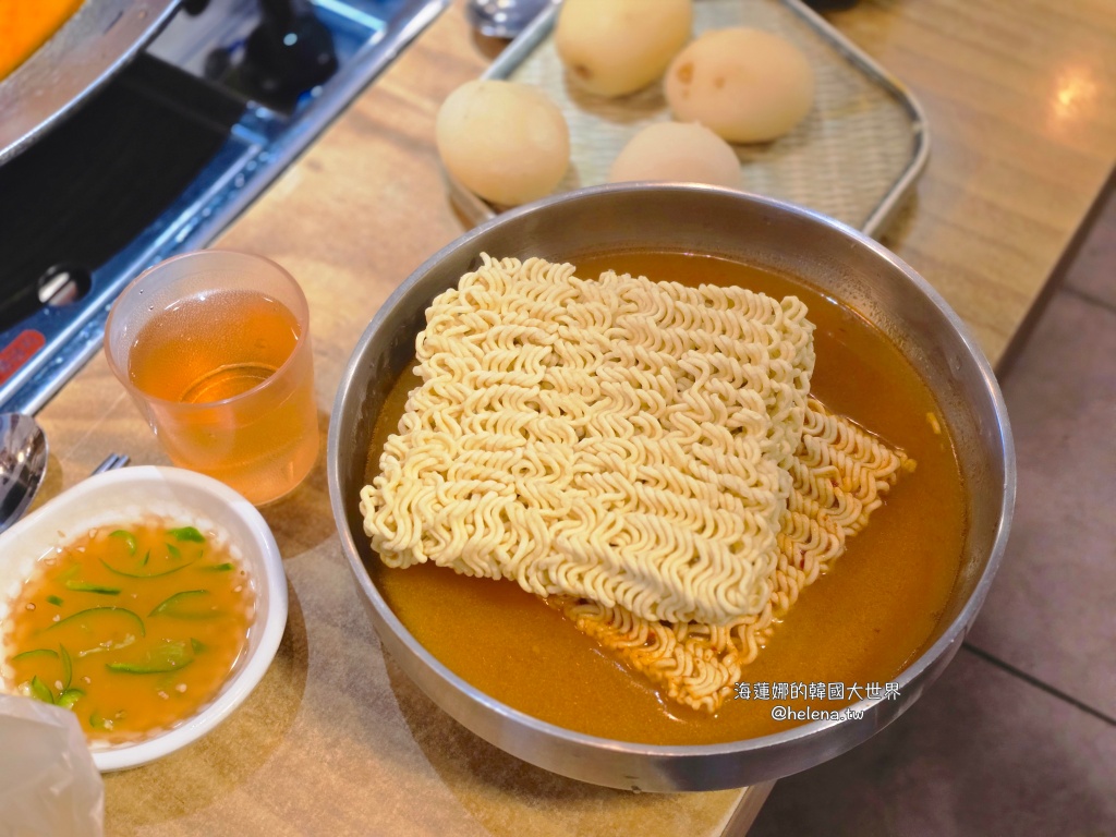 釜山,釜山旅行,釜山旅遊,釜山美食,釜山自由行,釜山遊／宿,釜山馬鈴薯排骨湯,釜山馬鈴薯豬骨湯,韓國,韓國旅行,韓國旅遊,韓國美食,韓國自由行,馬鈴薯排骨湯,馬鈴薯豬骨湯 @Helena's Blog