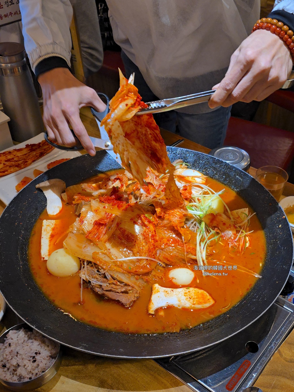釜山,釜山旅行,釜山旅遊,釜山美食,釜山自由行,釜山遊／宿,釜山馬鈴薯排骨湯,釜山馬鈴薯豬骨湯,韓國,韓國旅行,韓國旅遊,韓國美食,韓國自由行,馬鈴薯排骨湯,馬鈴薯豬骨湯 @Helena's Blog