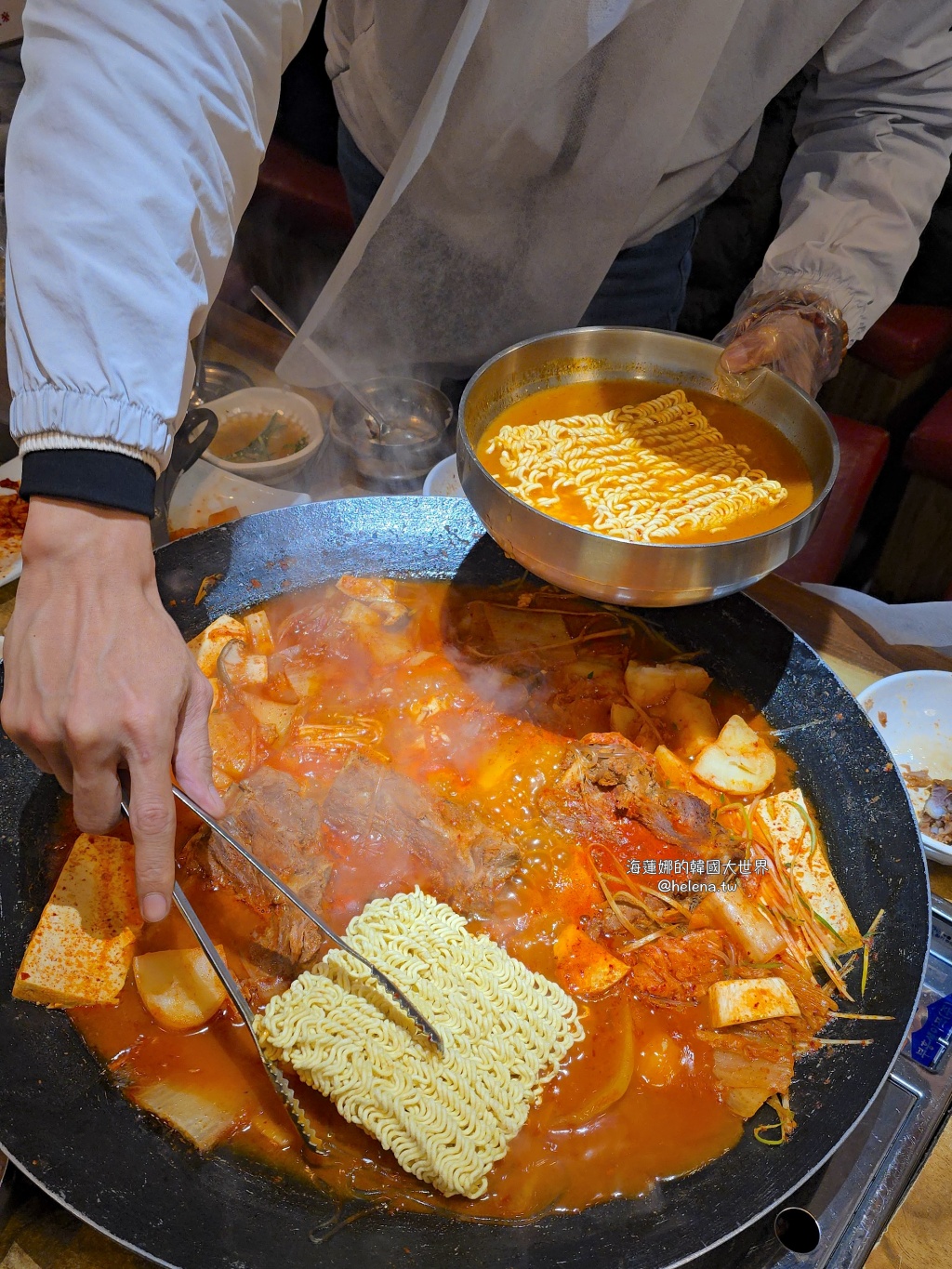 釜山,釜山旅行,釜山旅遊,釜山美食,釜山自由行,釜山遊／宿,釜山馬鈴薯排骨湯,釜山馬鈴薯豬骨湯,韓國,韓國旅行,韓國旅遊,韓國美食,韓國自由行,馬鈴薯排骨湯,馬鈴薯豬骨湯 @Helena's Blog