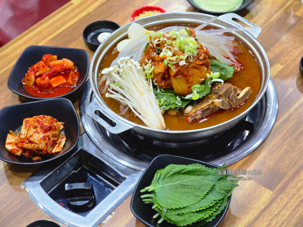 鍾路三街,鐘路3街,韓國,韓國旅行,韓國旅遊,韓國美食,韓國自由行,首爾,首爾旅行,首爾旅遊,首爾美食,首爾自由行,首爾遊／宿,馬鈴薯豬骨湯 @Helena's Blog