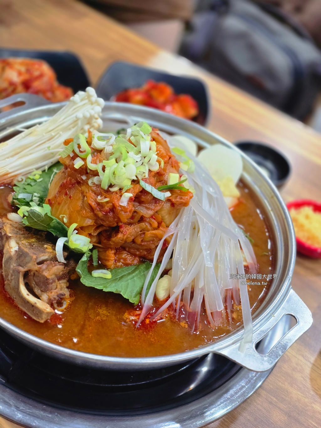 鍾路三街,鐘路3街,韓國,韓國旅行,韓國旅遊,韓國美食,韓國自由行,首爾,首爾旅行,首爾旅遊,首爾美食,首爾自由行,首爾遊／宿,馬鈴薯豬骨湯 @Helena's Blog