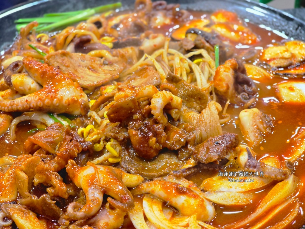 鍾路三街,鐘路3街,韓國,韓國旅行,韓國旅遊,韓國美食,韓國自由行,首爾,首爾旅行,首爾旅遊,首爾美食,首爾自由行,首爾遊／宿,馬鈴薯豬骨湯 @Helena's Blog