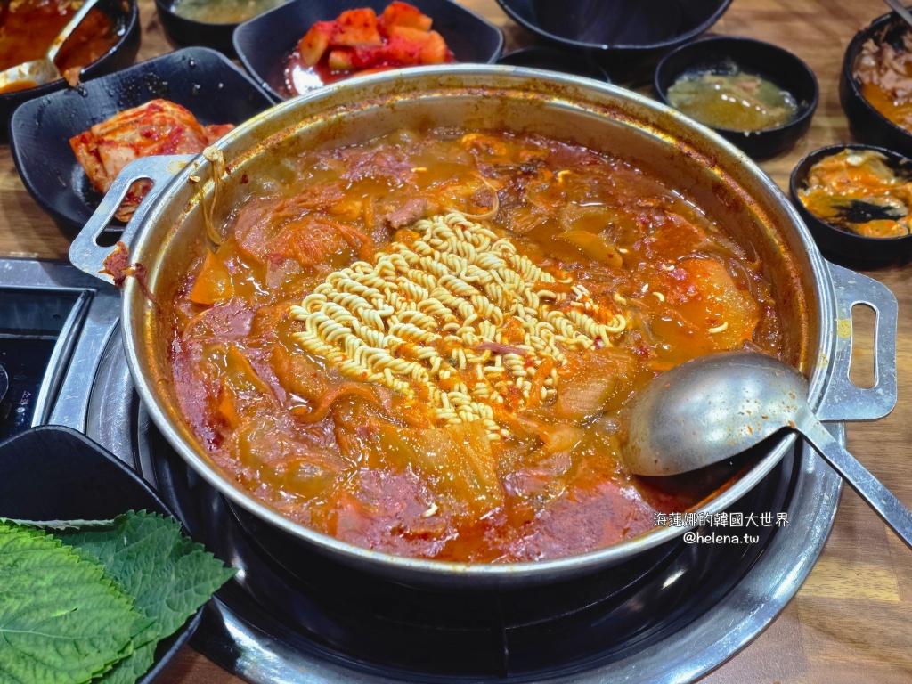 鍾路三街,鐘路3街,韓國,韓國旅行,韓國旅遊,韓國美食,韓國自由行,首爾,首爾旅行,首爾旅遊,首爾美食,首爾自由行,首爾遊／宿,馬鈴薯豬骨湯 @Helena's Blog