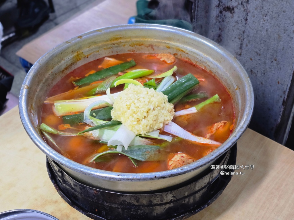 一隻雞,辣雞湯,鍾路三街,韓國,韓國旅行,韓國旅遊,韓國美食,韓國自由行,首爾,首爾旅行,首爾旅遊,首爾美食,首爾自由行,首爾遊／宿 @Helena's Blog